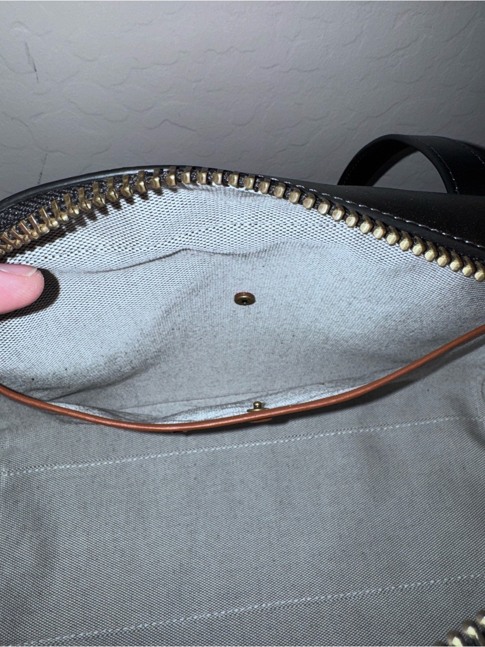 LOUIS VUITTON Monogram High Rise Bumbag - Picture 4 of 12